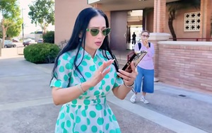 Ca sĩ tỷ phú Hà Phương khóc nhiều, đứng ra lo liệu đám tang cho "mẹ"