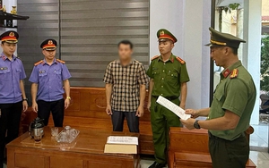 Hiệu trưởng một trường tiểu học ở Quảng Trị bị bắt tạm giam