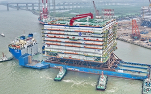 Trung Quốc thả công trình nặng 25.000 tấn, cao tương đương tòa nhà chung cư 15 tầng xuống biển: Để làm gì?