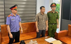 Thi hành lệnh khám xét, bắt tạm giam Hiệu trưởng Nguyễn Văn Đông SN 1978