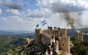 Lâu đài 900 năm tuổi giữa tâm điểm xung đột Israel - Hezbollah: Bức ảnh “cắm cờ” và sự thật ngỡ ngàng