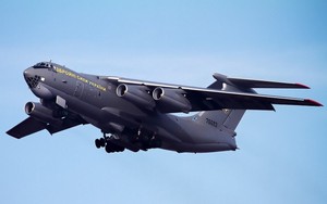 Il-76 Ukraine chở một kiện hàng bí ẩn được phát hiện cất cánh ở Moldova