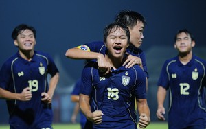 U19 Thái Lan thắng nghẹt thở Malaysia, mở toang cánh cửa bán kết cho U19 Việt Nam