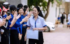 Bố làm thợ hồ, nữ sinh Đắk Lắk đạt thủ khoa khối B00 với 3 điểm 10