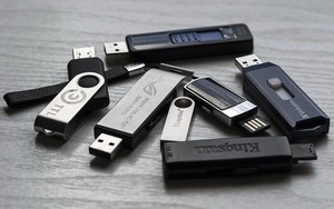 "Tận thế" hay sao mà nước Nga lại ồ ạt gom mua hàng triệu chiếc USB?
