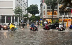 Hà Nội lý giải cảnh ngập cục bộ một số tuyến đường sau nửa giờ mưa lớn