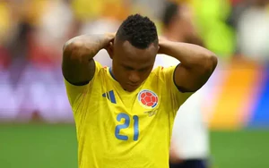 Tuyển thủ Colombia bị dọa đoạt mạng sau khi trở về từ World Cup, phải cầu cứu nhà chức trách