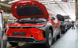 Toyota vừa bán tháo hàng tỷ USD cổ phiếu: Chuyện gì đây?