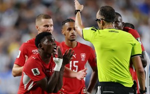 Argentina đã gặp may vì "tấm thẻ đỏ ngớ ngẩn nhất lịch sử World Cup"?