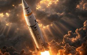NATO đẩy mạnh sản xuất hàng loạt tên lửa ATACMS để làm gì?