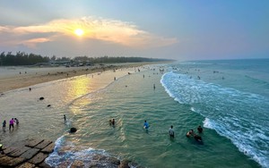 Bãi biển miền Trung liên tiếp xảy ra sự cố với người dân chỉ trong 2 ngày, chuyên gia cảnh báo nóng