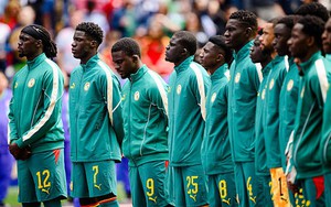 Chuyện thật như đùa: Tuyển Senegal dùng bác sĩ chuyên phụ sản chữa chấn thương ở World Cup