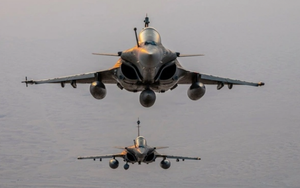 Phi công Ukraine chuẩn bị được huấn luyện lái máy bay Rafale tại Pháp