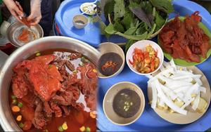 Đặc sản người Hà Nội nào cũng ăn nhưng không làm tại đây, màu đỏ không phải thật và chỉ có đúng một mùa trong năm