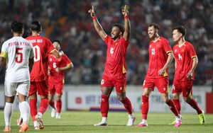 Việt Nam 4-0 Myanmar: Đình Bắc lạnh lùng lập công trên chấm 11m