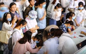 'Tôi lâm vào ngõ cụt rồi': Tiến sĩ than trời vì thất nghiệp phải chạy shipper, U40 gục ngã sau 10 lần phỏng vấn