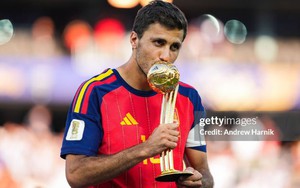 Rodri xúc động khi cùng Tây Ban Nha vô địch và giành Quả bóng vàng World Cup 2026: "Tôi là minh chứng cho nghị lực vượt qua nghịch cảnh"