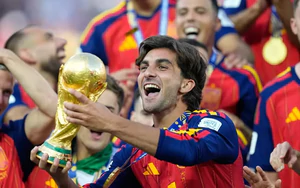 Ferran Torres: Từ cậu bé hay khóc đến người hùng đưa Tây Ban Nha lên đỉnh World Cup