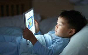 Ngày càng nhiều trẻ em lười suy nghĩ, bố mẹ chỉ chăm chăm đổ lỗi cho điện thoại mà không ngờ tới nguyên nhân này!