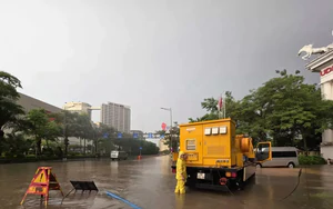 Hà Nội: Hơn 10 điểm bị dềnh nước sau mưa lớn