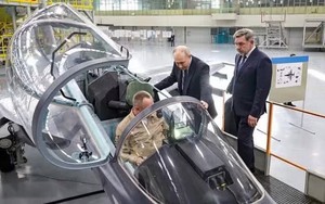 Tổng thống Putin ấn tượng trước đặc tính ưu việt của máy bay Yak-130M nâng cấp