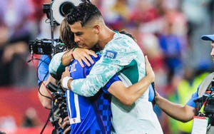 Cầu thủ 41 tuổi khiến Ronaldo phải ôm chầm lấy vì nể trọng: Dự 5 kỳ World Cup, 1 lần vào chung kết