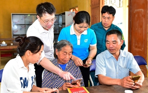 Bộ Chính trị: Nghiên cứu xây dựng quy định dùng mạng xã hội với cán bộ, đảng viên