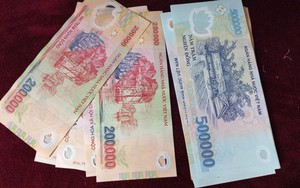 Dọn vệ sinh trên tàu, phát hiện cọc tiền 78 tờ đủ mệnh giá từ 2.000-500.000 đồng