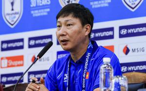 HLV Kim Sang-sik: "Đừng vội nghĩ đến Indonesia, tuyển Việt Nam phải thắng Singapore trước đã"