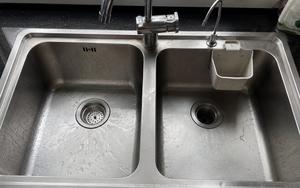 Vì sao ngày càng nhiều gia đình không còn dùng chậu rửa bát đôi? 2 thiết kế đang dần trở thành xu hướng mới