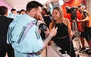 Messi "giải cứu" nữ phóng viên xinh đẹp bằng 1 câu nói