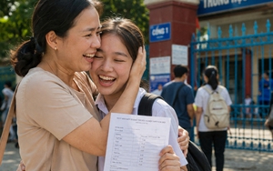 Hành động này của phụ huynh sau khi con thi tốt nghiệp có thể gây NGUY HIỂM: Chuyên gia Việt lên tiếng cảnh báo!