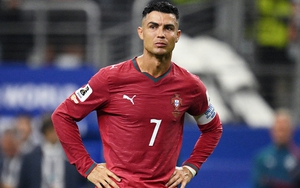Ronaldo ngừng bướng bỉnh, chấp nhận từ bỏ để trở lại làm biểu tượng vĩ đại