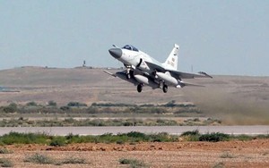 Xem JF-17 Thunder mới của Azerbaijan tham gia cuộc tập trận đầu tiên