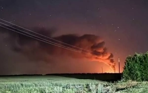 Ukraine tập kích nhà máy lọc dầu, căn cứ không quân trọng yếu của Nga