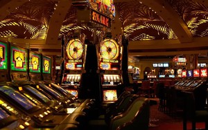 Vì sao các casino không có đồng hồ và cửa sổ?