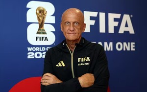 Huyền thoại Collina: Chủ tịch FIFA cũng không tác động được trọng tài