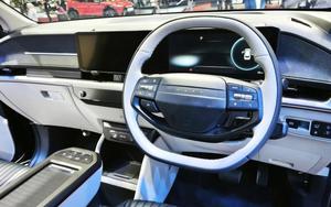 Hyundai ra mắt MPV điện 7 chỗ mới: Sạc nhanh, chạy tới 490 km mỗi lần sạc