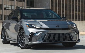 Tại thị trường ô tô lớn thứ 2 thế giới, người dân bất ngờ đổ xô săn xe hybrid thay vì xe điện - 3 'ông lớn' Nhật, Hàn 'trúng mánh'