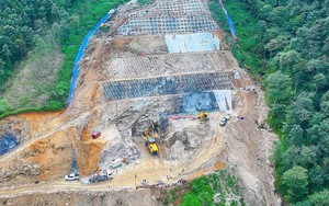 Liên danh Đèo Cả khoan hầm xuyên núi dài 8,8km qua đèo cao nhất Việt Nam, giúp rút ngắn thời gian di chuyển từ 2 giờ xuống 11 phút