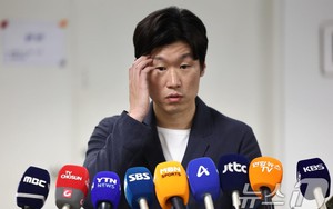 Huyền thoại Park Ji-sung cay đắng lên tiếng giữa bê bối hối lộ của LĐBĐ Hàn Quốc