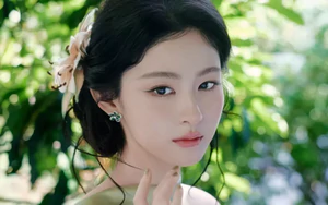 Dàn mỹ nữ đang đe dọa Địch Lệ Nhiệt Ba