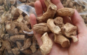 Mẹ chồng thấy tôi nghỉ làm chăm con ốm liền mua về một túi chân nấm, nghe xong lời của bà mà tôi không nuốt trôi cơm
