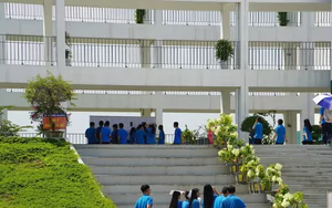 Hơn 300 thí sinh Tuyên Quang bước vào kì thi lại đặc biệt