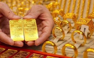Người mua vàng đầu năm, vía Thần tài,.... hiện tại lỗ đến mức nào?