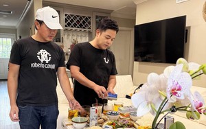 Quang Lê làm giỗ cho cha sau 12 ngày mẹ qua đời: "Năm nay ba đón mẹ về"