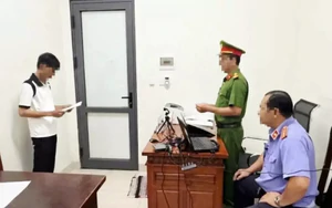 Khởi tố đối tượng giao cấu với bạn gái 14 tuổi quen qua mạng