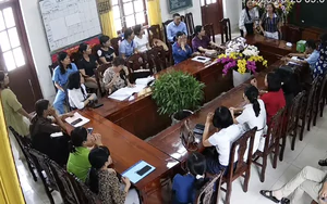 Xác minh vụ nữ hiệu trưởng đập bàn, ném cốc tại Ninh Bình