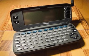 Ngày xưa ai mà dùng chiếc Nokia 9000 Communicator này thì "sang chảnh" kém gì iPhone 17 Pro Max bây giờ