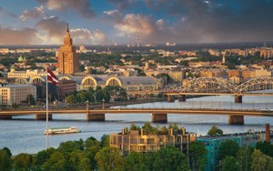 Kinh tế lao đao vì ‘quay lưng' với Moscow và viện trợ Ukraine, chính trị gia nước châu Âu kêu gọi quay lại làm ăn với Nga, đòi EU hỗ trợ tiền